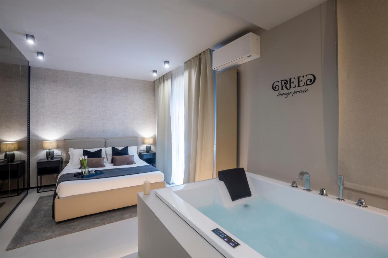 Ostia Holiday Greed Lounge Privee ภายนอก รูปภาพ