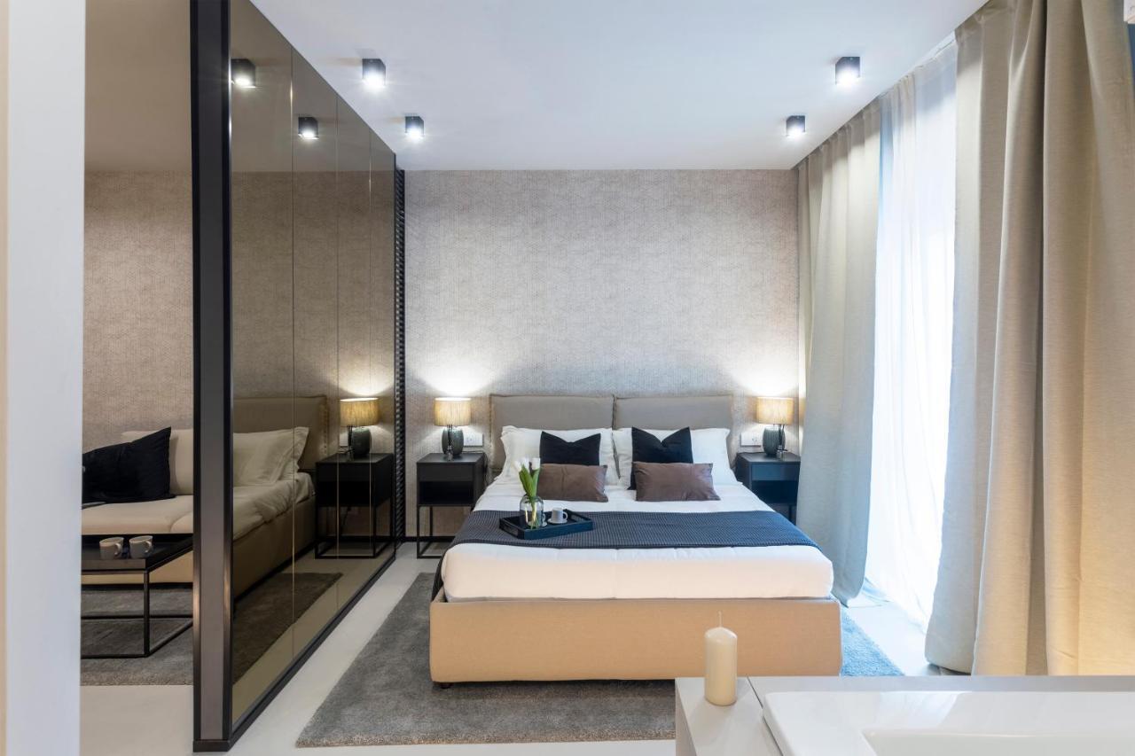 Ostia Holiday Greed Lounge Privee ภายนอก รูปภาพ