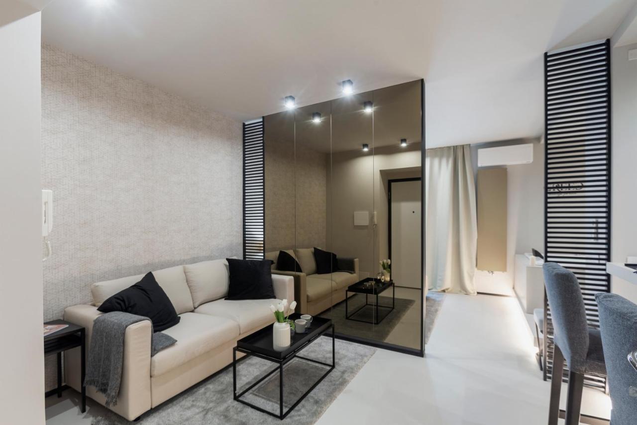 Ostia Holiday Greed Lounge Privee ภายนอก รูปภาพ