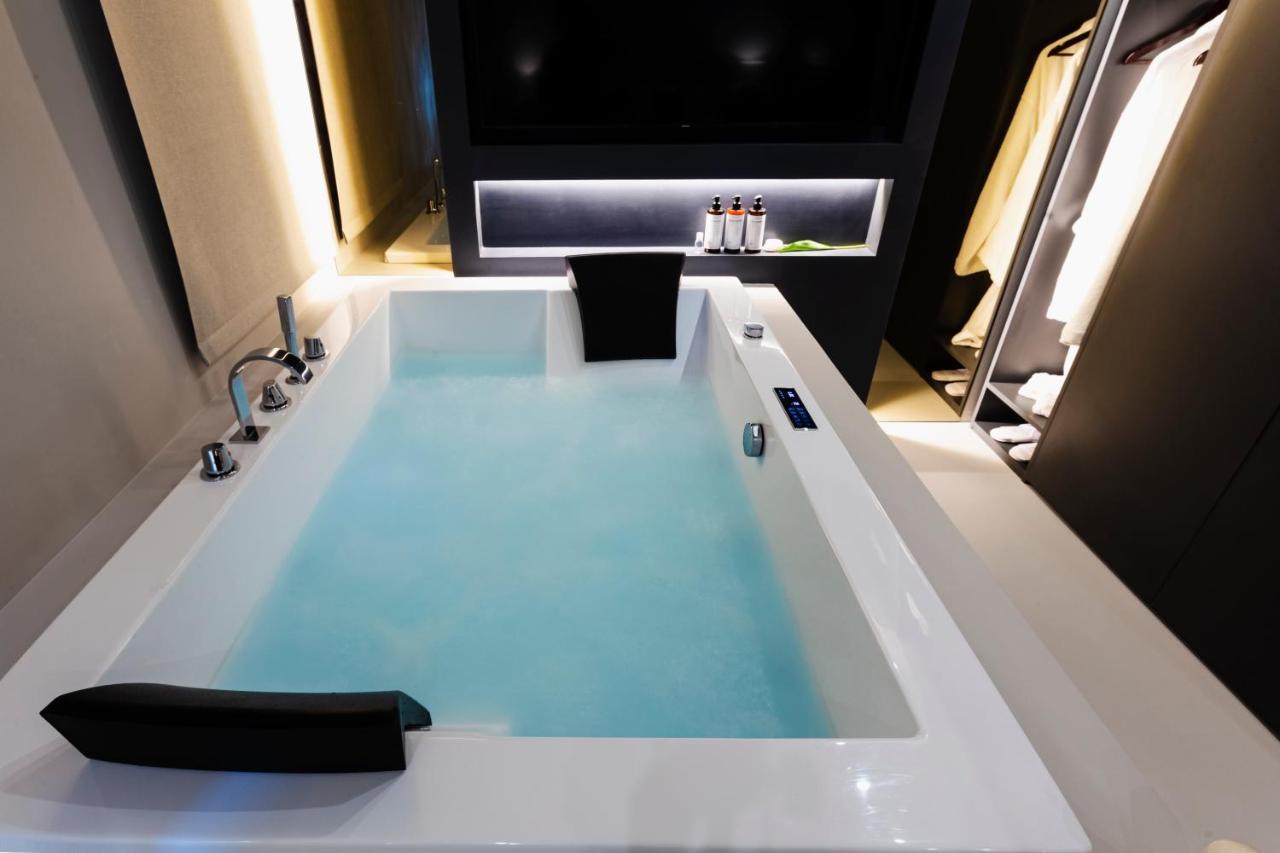 Ostia Holiday Greed Lounge Privee ภายนอก รูปภาพ