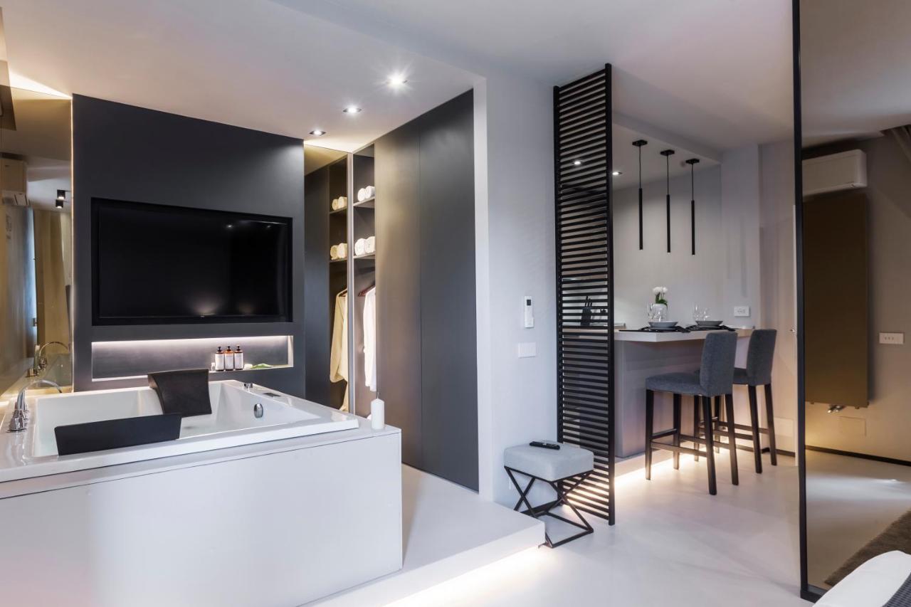 Ostia Holiday Greed Lounge Privee ภายนอก รูปภาพ